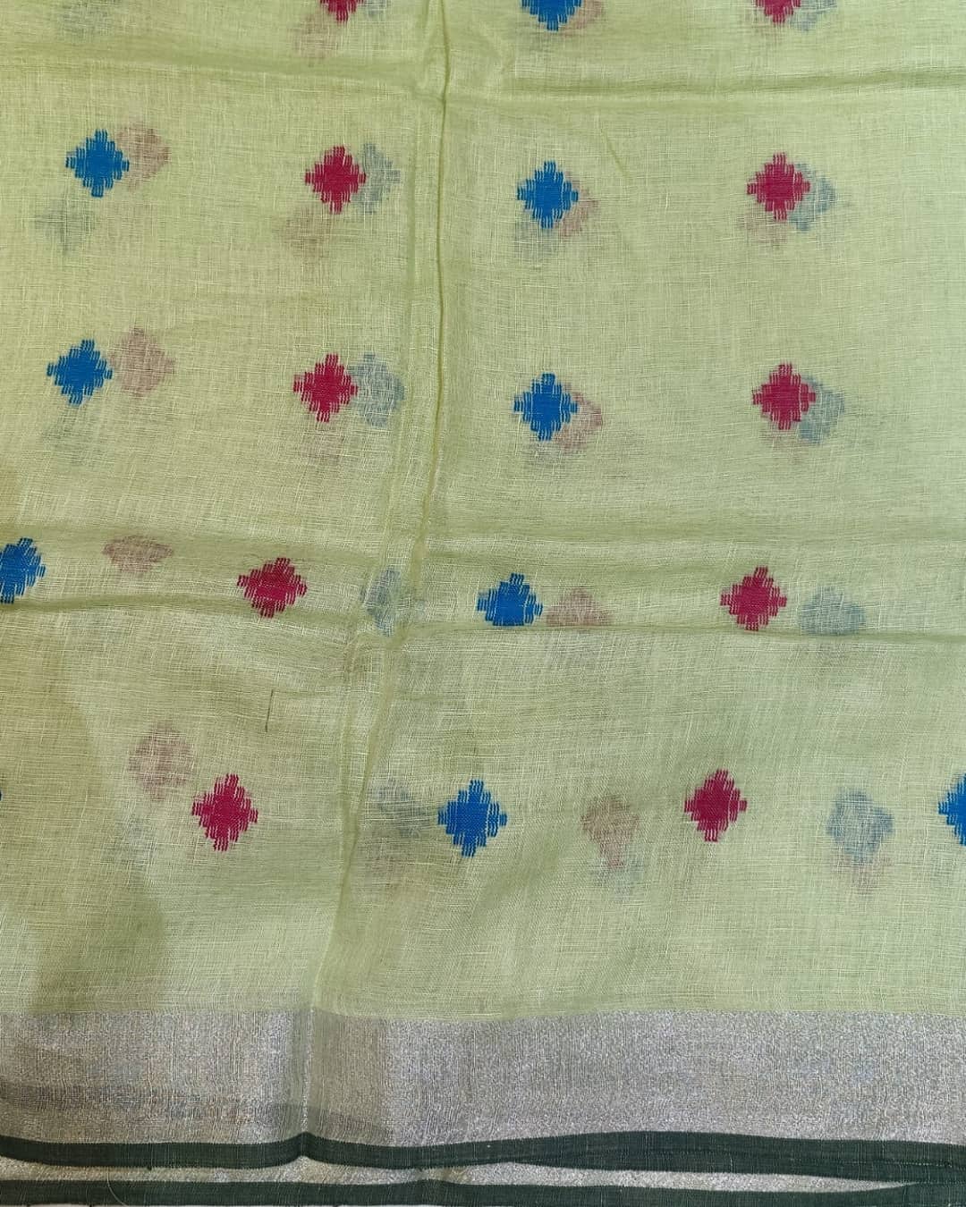 Linen Saree with Subtle Motifs
